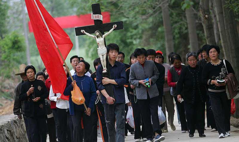 procesion catolica en china